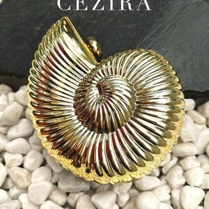 Gold Shell Earrings